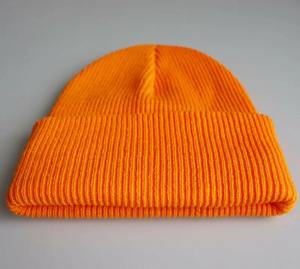 Gorros de Punto Cálidos de Invierno al por Mayor, Estilo Nuevo, Modernos y de Alta Calidad, con Remaches Acrílicos, para Uso Diario y Deportivo, con Patrón a Cuadros - Product Image 5