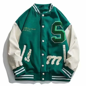 Chaqueta Varsity de Alta Calidad Personalizada para Hombre, Color Verde y Crema, con Bordado de Letras, Mangas de Cuero, Cierre de Botones, Chaqueta de Otoño - Product Image 5