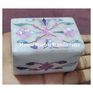 Boîtes cadeaux rectangulaires en marbre italien blanc pur, design floral artistique décoratif en coquillages et pierres précieuses blanches naturelles, pour le Nouvel An - Product Image 2