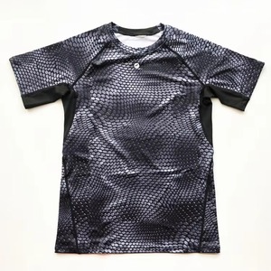 Ensemble de compression de sport 2 pièces pour hommes, nouveau motif, vente en gros personnalisée, t-shirt et short de compression pour la gym, tenue de fitness - Product Image 5