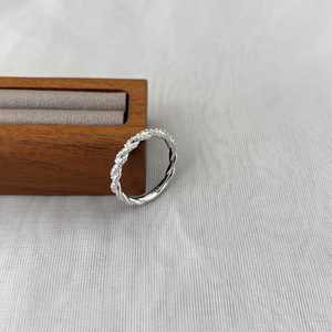 Anillo minimalista de media eternidad con banda de cuerda y moissanita de corte redondo para mujer, de plata 925 original, regalo de boda para novias, amuletos. - Product Image 4