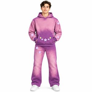 เสื้อฮู้ดผู้ชายสีม่วงชมพูไล่เฉดประดับดาว กางเกงขายาวทรงกว้าง ชุดวอร์มสตรีทแวร์พรีเมียม - Product Image 1