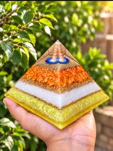 Pirámide de orgón de citrino grande para sanación energética, decoración Feng Shui de abundancia, regalo de reiki - Product Image 4