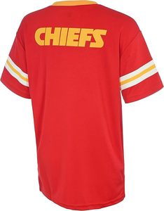 Camiseta Deportiva Roja con Cuello en V de los Kansas City Chiefs, de Poliéster, con Rayas Amarillas y Blancas y Logotipo Bordado - Product Image 3