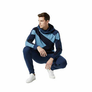 Ensemble de survêtement sportif personnalisé avec logo pour hommes et femmes, idéal pour la gym, le fitness, l'entraînement, le jogging et la course à pied - Product Image 3