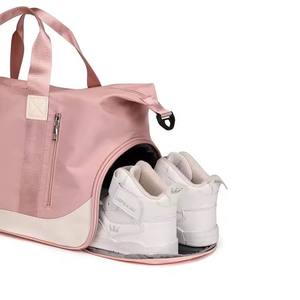Sac de sport de voyage rose imperméable avec compartiment à chaussures séparé et poches - Product Image 3