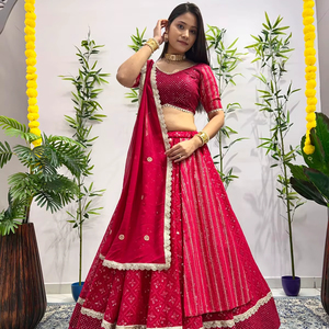 Lehenga Choli semicompuesto para mujer con bordado de hilo y jari, con dupatta, diseño de Lehenga Choli. - Product Image 1