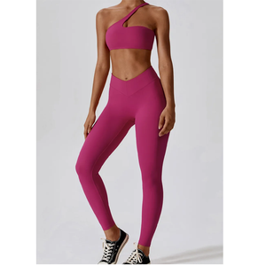 Soutien-gorge de sport et pantalon taille haute tendance pour femmes, pour le yoga, la gym et l'entraînement. Conception respirante. Couleur unie, coupe ajustée. - Product Image 4