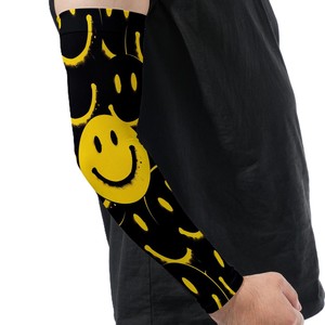 Manchons de compression personnalisés 2026 avec motif visage souriant, noirs et jaunes, unisexes, anti-UV, pour cyclisme et sports de plein air, pour adultes - Product Image 4