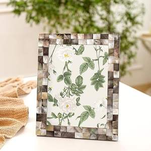 Marco de Fotos Hecho a Mano de Primera Calidad en Madera MDF y Nácar con Acabado Brillante, Diseño Creativo, Opción de Logotipo Personalizado - Tradebyd - Product Image 2