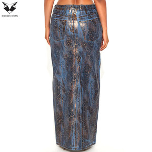 Jupes et pantalons en similicuir bleu texturé tendance – Jupe longue moulante à taille haute avec fente avant, style clubwear pour femme - Product Image 3