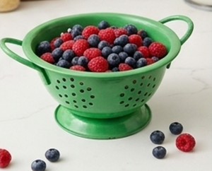Vintage Style Green Metal Colander With Handles Durable Kitchen <b>Strainer</b> Perfect For Kitchen Restaurant Events - Product Image 3