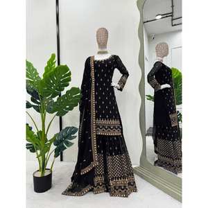 Conjunto de Traje Talla XL para Fiesta con Trabajo de Hilo y Lentejuelas para un Look Elegante - Product Image 3