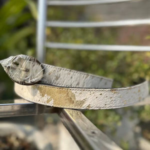 Ceinture en cuir de qualité supérieure avec finition en poils blancs, style western vintage, boucle en alliage robuste et durable - Product Image 3