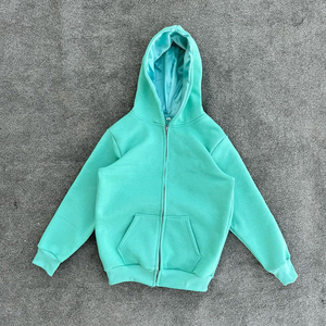 Ensemble sweat à capuche zippé et short pour homme – Tenue décontractée de sport deux pièces – Tissu respirant et confortable – Ensemble moderne de qualité supérieure pour homme - Product Image 4