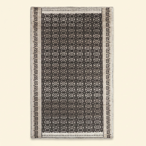 Alfombra de Lana Tejida a Mano Midnight Nomad Negra y Marfil, Diseño Tribal Geométrico Tradicional, Base Antideslizante y Ecológica - Product Image 1