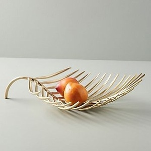 Présentoir de Luxe Doré en Métal Martelé pour Fleurs, Fruits et Gâteaux, avec Plateau Festonné en Forme de Pétale – Vente en Gros Fabricant - Product Image 4