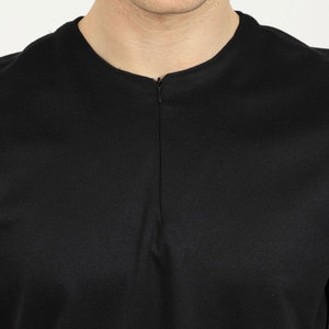 Conjunto de camiseta y pantalones cortos para hombre, ajustable, de material relajado, para uso diario, con color sólido y logotipo personalizado. - Product Image 3