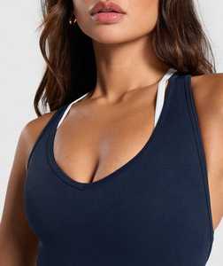 Ensemble de yoga sans couture 2 pièces pour femme de haute qualité, personnalisable avec logo, couleurs contrastées, anti-plis, respirant, écologique, séchage rapide - Product Image 4