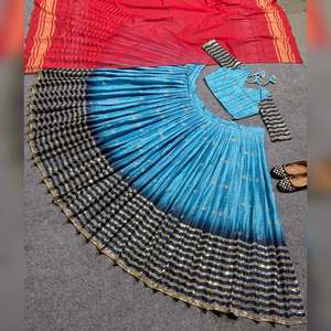 Vêtements de soirée pour femmes de créateur Ensemble Lehenga-Choli de style fantaisie - Product Image 3