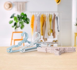 Cintres HALO minimalistes, légers, durables, en plastique, gain de place, antidérapants, en PP, type crochet, pour armoire et penderie - Product Image 6