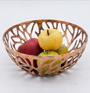 Grand panier à fruits en métal plaqué cuivre de forme unique, idéal pour la cuisine, pour ranger les fruits et les légumes - Product Image 3