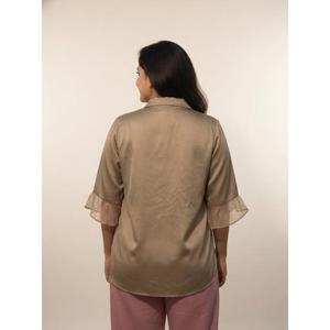 เสื้อเชิ้ตผู้หญิงแขนสั้นคอปก ดีไซน์หรูหรา สวมใส่สบาย เหมาะสำหรับทำงานและชุดลำลอง ซื้อโดยตรงจากซัพพลายเออร์ - Product Image 4