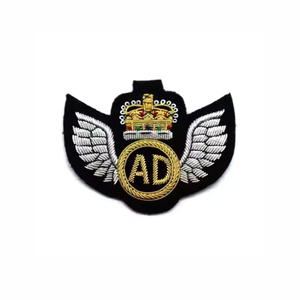 Parche 3D Ecológico Bordado Personalizado con Alas, Corona y Logotipo AD, Insignia de Tela Cosida, Forma Irregular, Patrón Circular - Product Image 6