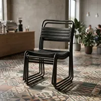 Chaise empilable industrielle en métal noir, dossier à lattes moderne, mobilier de salon