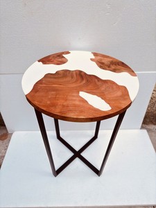 Table basse ronde en bois de manguier de style farmhouse, nouveau design, avec incrustation en résine époxy et base en métal noir, prix de gros abordable - Product Image 3