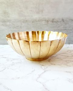 Cuenco de latón artesanal para servir de múltiples formas, exhibición decorativa y colección de regalos festivos de primera calidad - Product Image 4