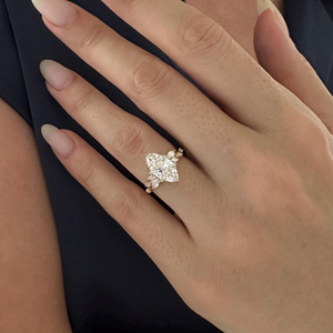 Bague de fiançailles et de mariage de luxe en or jaune 14 carats avec diamant de laboratoire ovale certifié IGI, 2,25 carats, cadeau de fête, bijoux Global Gems - Product Image 3