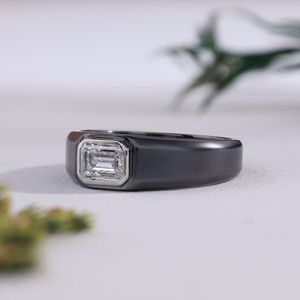 Bague Chevalière Vintage Homme en Or Blanc Mat Rhodié avec Diamant Taille Émeraude, Sertissage Clos, Minimaliste, pour Mariage et Anniversaire - Product Image 3