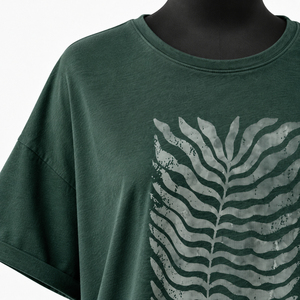 Camiseta Verde Lavada Oversize para Mujer con Estampado de Hojas Abstractas, Ajuste Holgado Casual, Algodón, Precio Económico, Venta al por Mayor, OEM 2026 - Product Image 6
