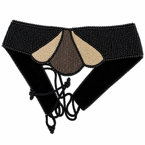 Collar Negro Bordado a Mano con Detalles de Cuentas Doradas y Bronceadas, Diseño Geométrico en Forma de Abanico, Joyería con Cordón Ajustable - Product Image 1