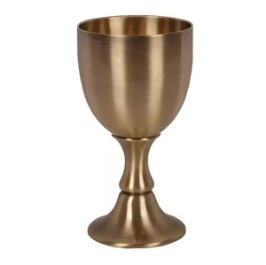 Cáliz de Comunión Elegante de Latón para la Adoración Cristiana y Reuniones Religiosas - Product Image 3