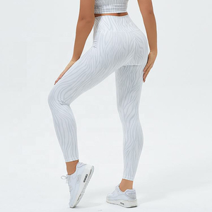 Conjunto de yoga de 2 piezas para mujer, novedad de verano: Top de nailon con espalda cruzada y leggings deportivos para Pilates, fitness y atletismo. Chándal para mujer. - Product Image 3