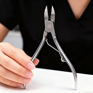 กรรไกรตัดเล็บดีไซน์ตามหลักสรีรศาสตร์ ตัดเล็บมือเล็บเท้าได้อย่างแม่นยำ สำหรับใช้ในร้านเสริมสวย ร้านทำเล็บ หรือใช้ส่วนตัวที่บ้าน - Product Image 4