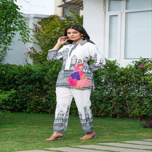 ชุดเดรสแฟชั่นแนวพื้นเมืองสำหรับผู้หญิงอินเดียทรงตรงขนาดฟรีไซส์จากผู้ผลิตอินเดีย - Product Image 3