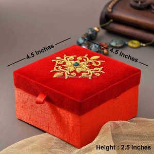 Boîte à bijoux de mariée de créateur, couleur personnalisée, organisateur de bagues perlées, étui de rangement de luxe en carton en forme de papillon - Product Image 3