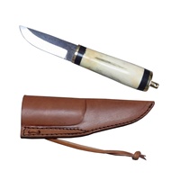 GOTLAND Lame en acier damassé forgé à haute teneur en carbone Couteau de chasse Viking de qualité supérieure avec manche en os Traversins en laiton Fourreau de cuisine en fer