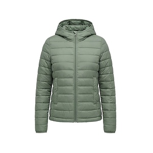 Hooded Quilted Jacket Women Winter Full Sleeve Solid Color Polyester Filling Zipper Closure Regular Length - Product Image 1