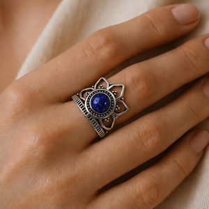 Bague Couronne Bleu Roi Lapis Lazuli Faite à la Main, Bijou Lotus pour Femme, Plaqué Or/Argent, Style Bohème, Cadeau Anniversaire Mariage - Product Image 3