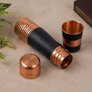 Bouteille d'eau bicolore marron foncé et cuivre martelé – Gourde de voyage portable au design traditionnel - Product Image 5