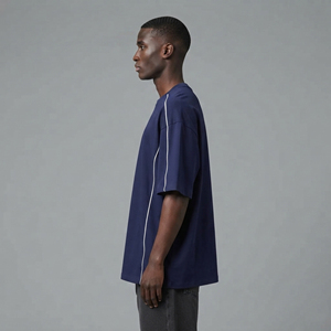 T-shirt basique confortable pour homme, fabriqué avec un tissu de qualité et un style polyvalent, idéal pour les essentiels quotidiens et les collections décontractées. - Product Image 3