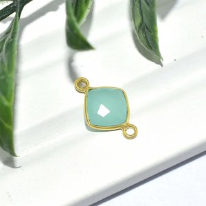 Conector de doble engaste tipo cojín de Calcedonia Aqua de 8mm, chapado en oro, con eslabón de piedra preciosa para fabricación de joyas - Product Image 1