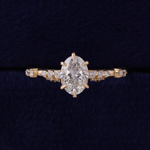 Anillo de Compromiso de Diamante Cultivado en Laboratorio con Corte Ovalado en Oro Amarillo, Estilo Clásico de Lujo para Mujer, 14K, Certificado IGI - Product Image 2