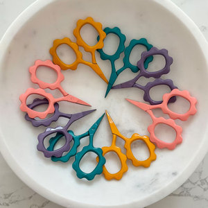 Cute Mini Embroidery Scissors Flower Shape Stainless Steel <b>Thread</b> Cutter Sewing <b>Tool</b> for DIY Craft Lovers - Product Image 6
