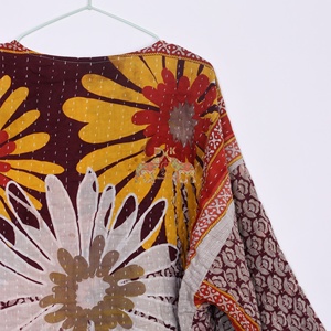 Kimono Kantha de algodón vintage hecho a mano abrigo tradicional diseño kantha de algodón kimono ropa de mujer - Product Image 2