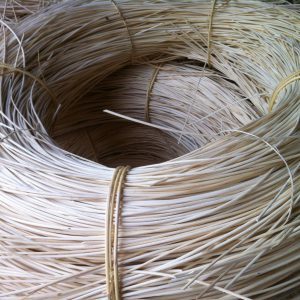 Rolled 500g Unbleached Peel Skin Rattan Peels Natural Rattan Cane Weaving Strip Chair Cane Material for Basket Weaving Craft - Product Image 4